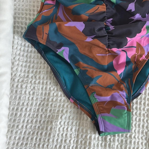 New Shade & Shore Plunge One Piece High Leg Swimsuit Floral Tropical Print - Picture 6 of 14